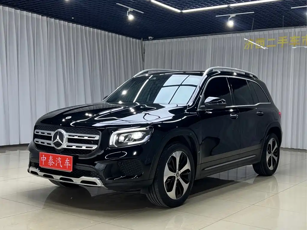 Mercedes-Benz GLB 2023 — фото 1