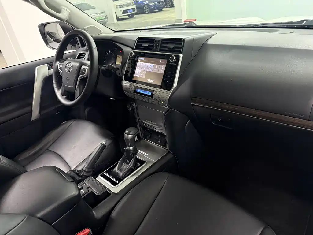 Toyota Prado 2019 — фото 15