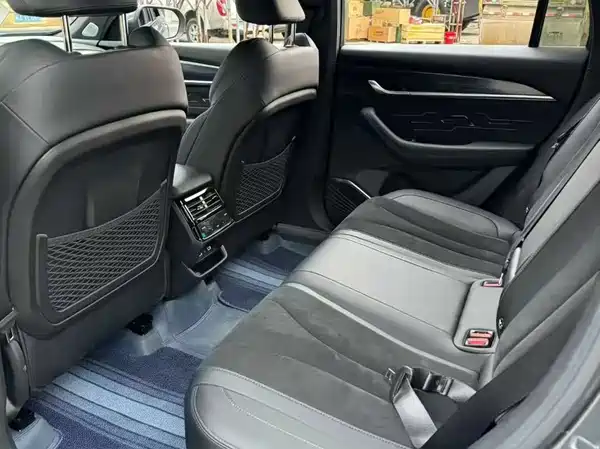 Geely Xingyue L 2024