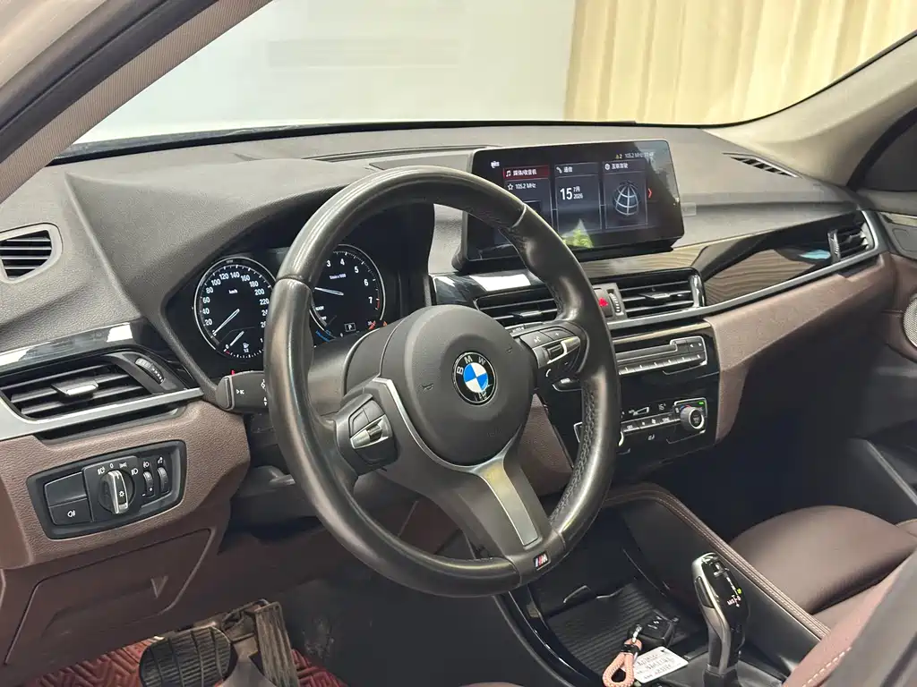 BMW X1 2022 — фото 8