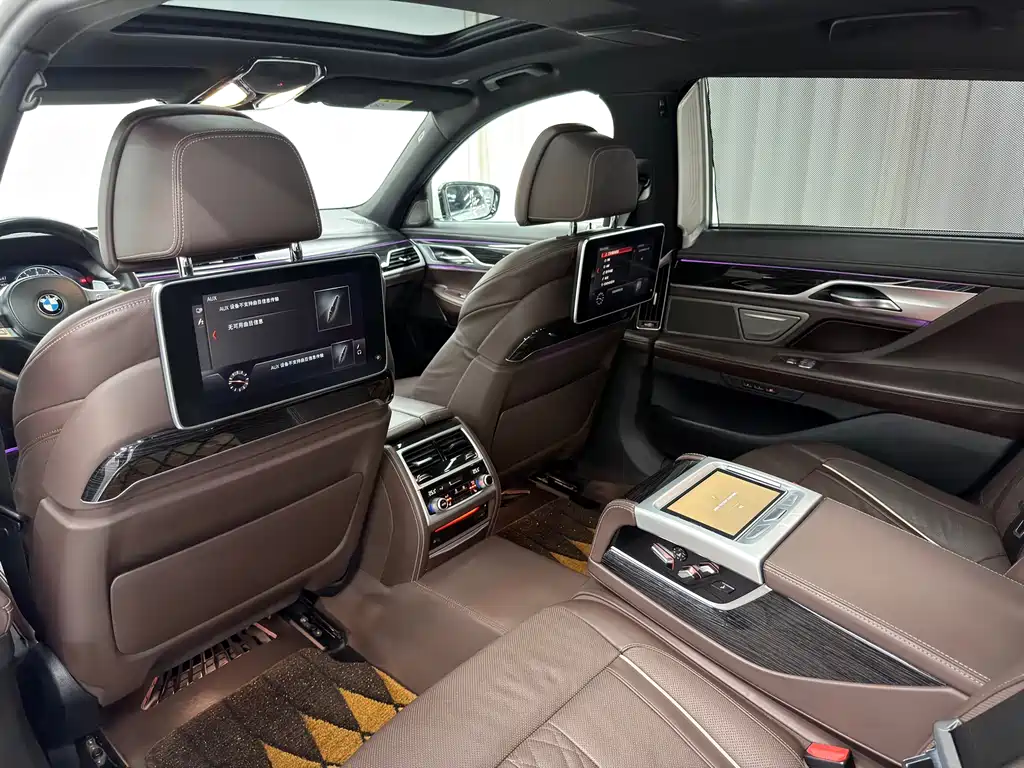 BMW 7 Series 2019 — фото 13