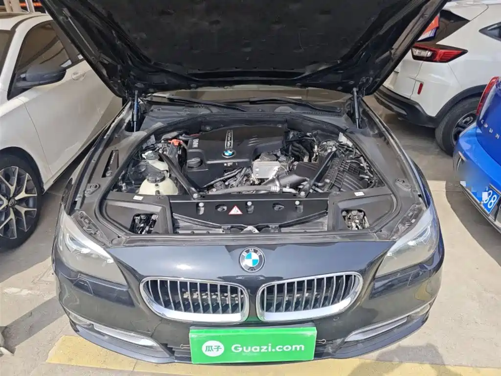 BMW 5 Series 2015 — фото 16