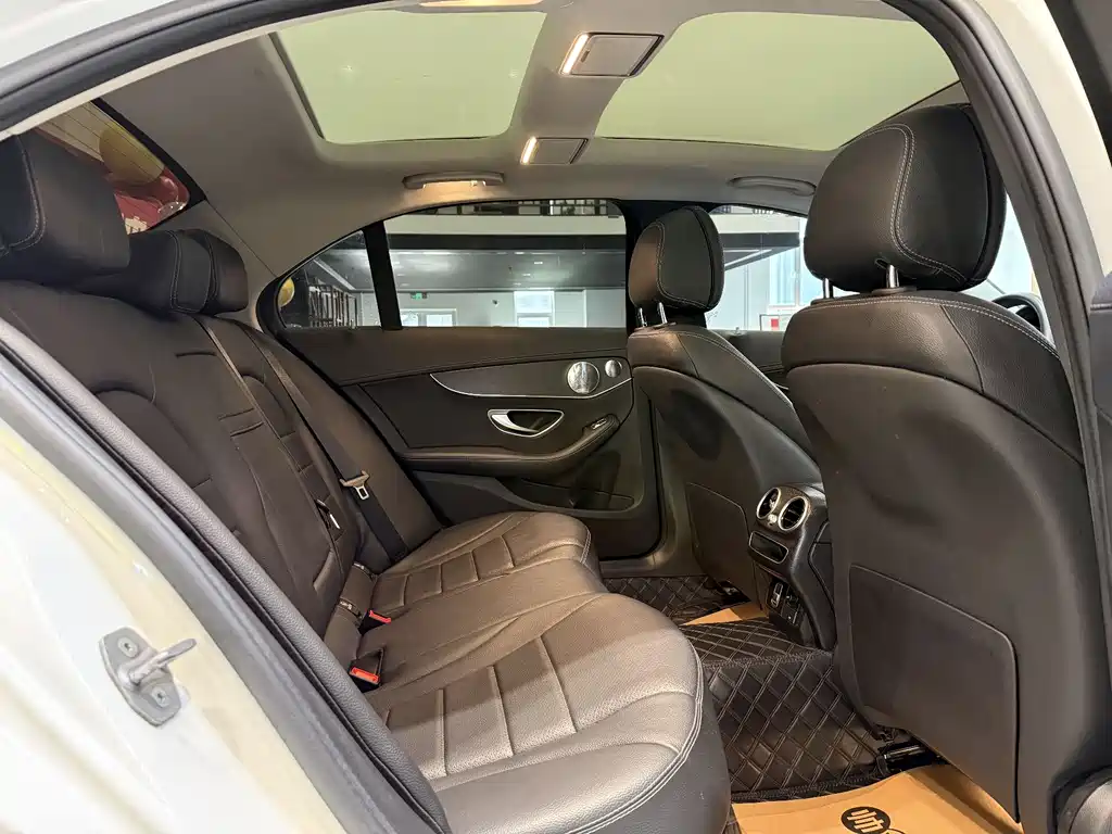 Mercedes-Benz C-Class 2021