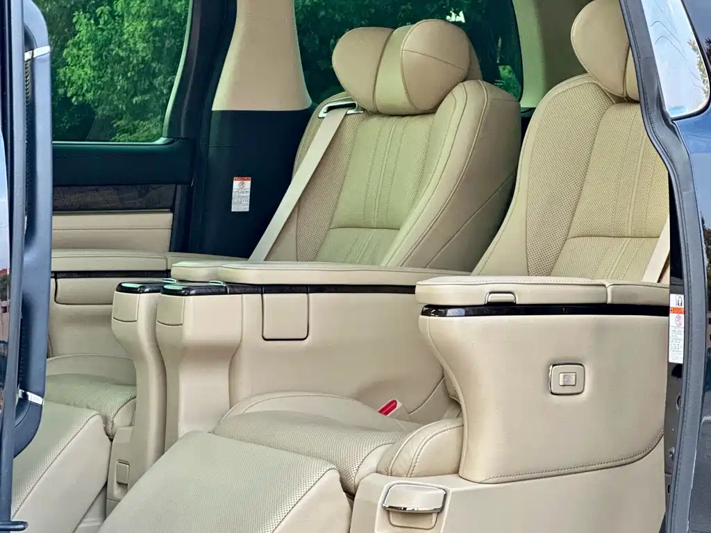 Toyota Vellfire 2020 — фото 9