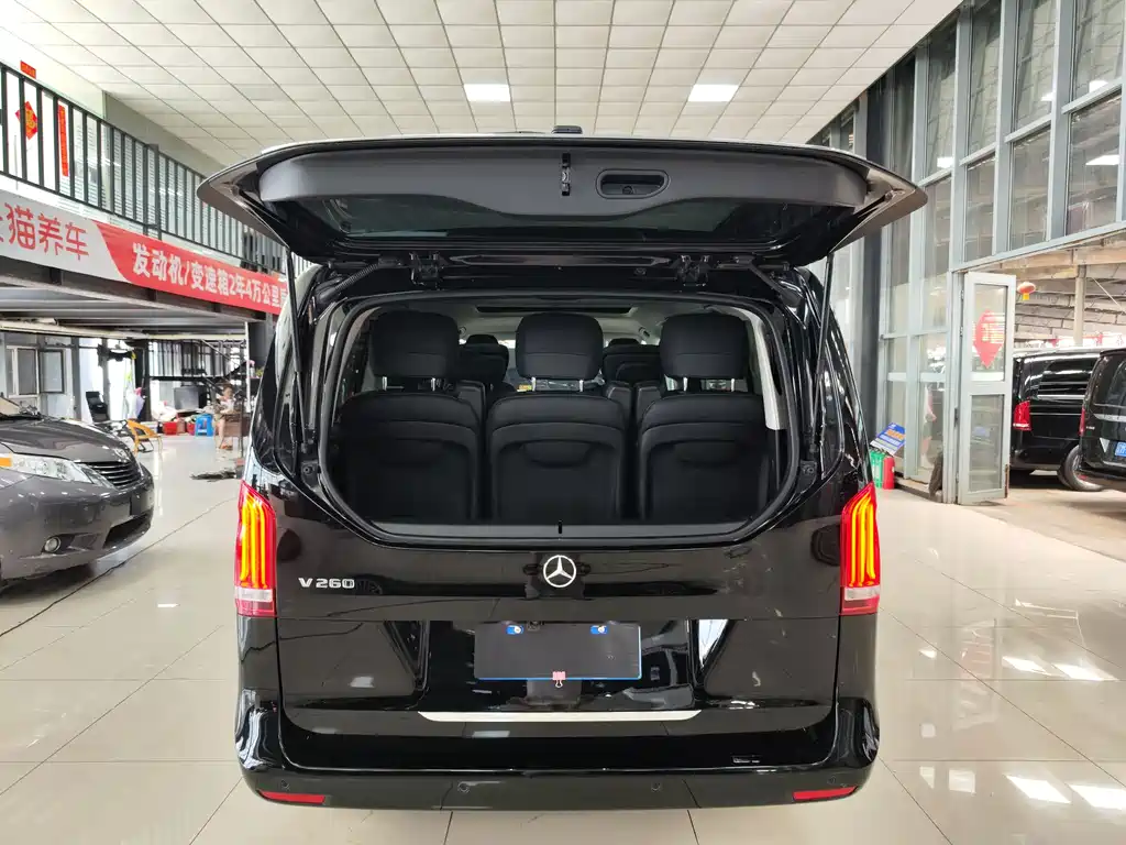 Mercedes-Benz V-Class 2019 — фото 20
