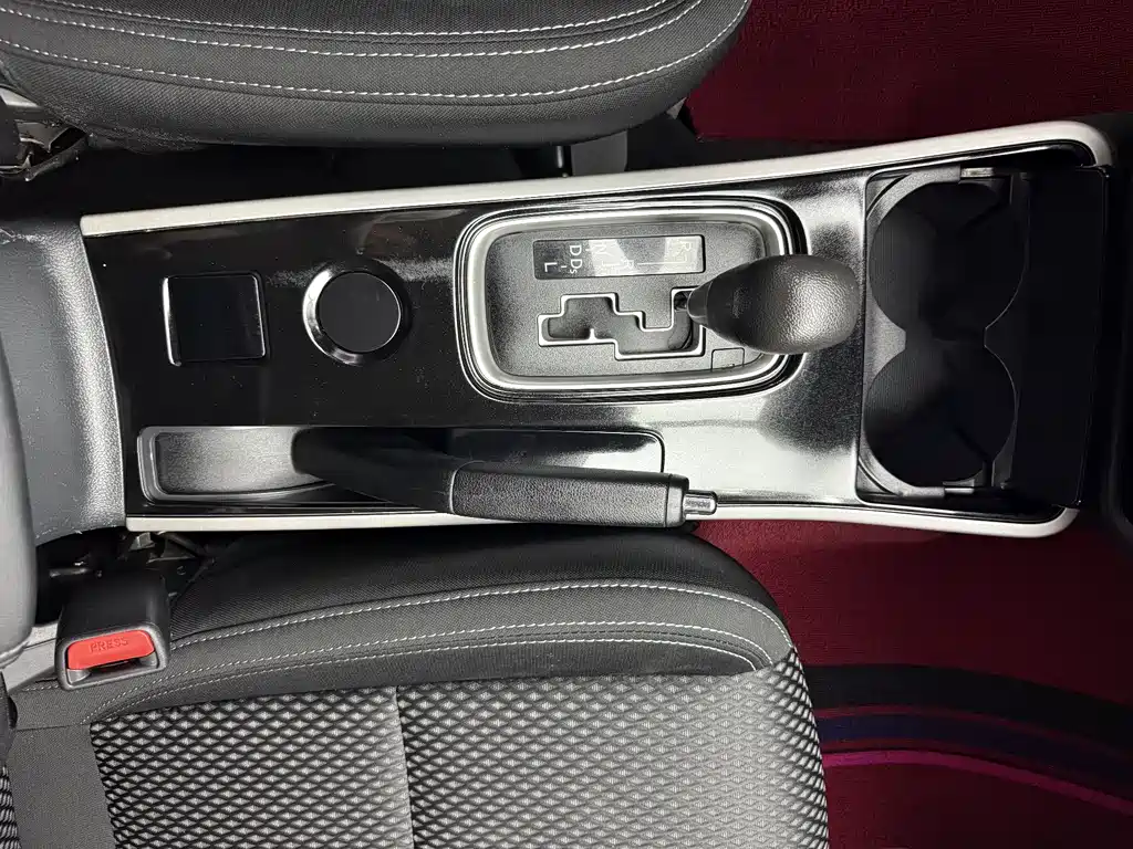Mitsubishi Outlander 2022 — фото 13