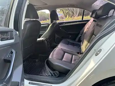 Volkswagen Sagitar 2016