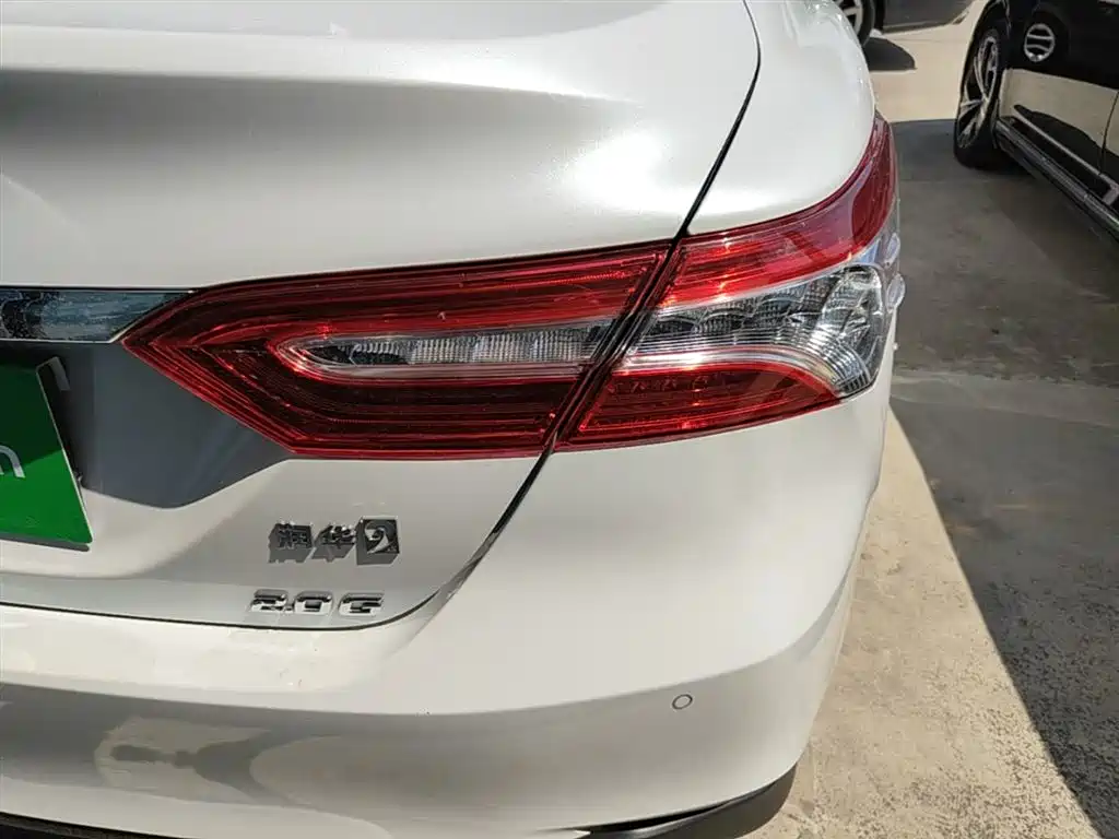 Toyota Camry 2022 — фото 24