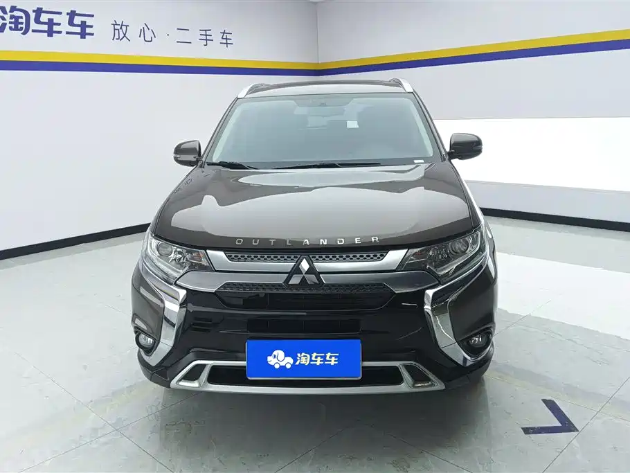 Mitsubishi Outlander 2019 — фото 2