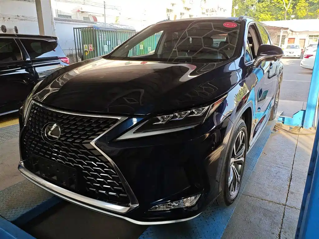 Lexus RX 2021 — фото 1