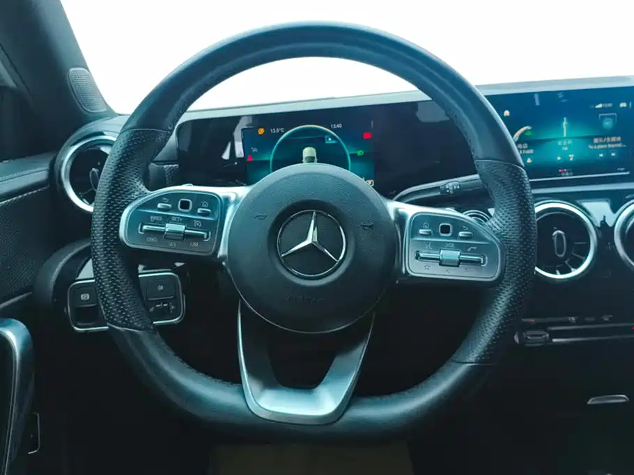 Mercedes-Benz A-Class 2019 — фото 15