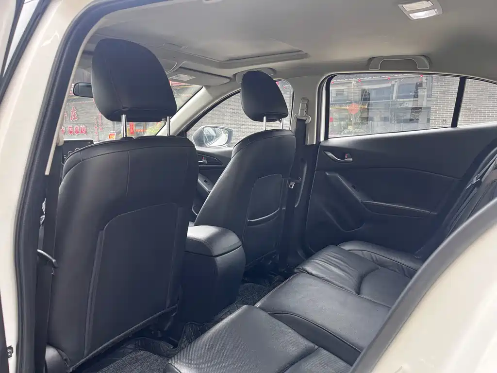Mazda 3 Angkesela 2016