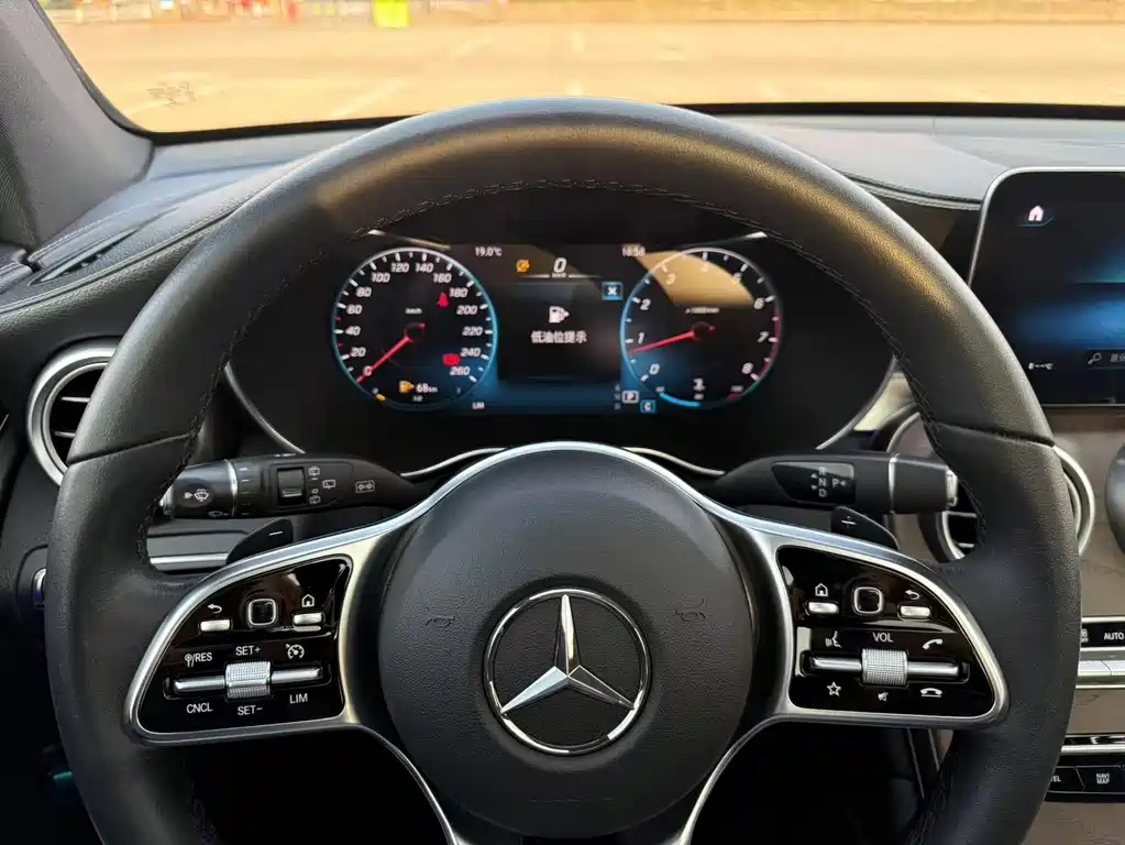 Mercedes-Benz GLC 2020 — фото 21