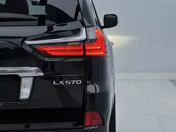 Lexus LX 2017