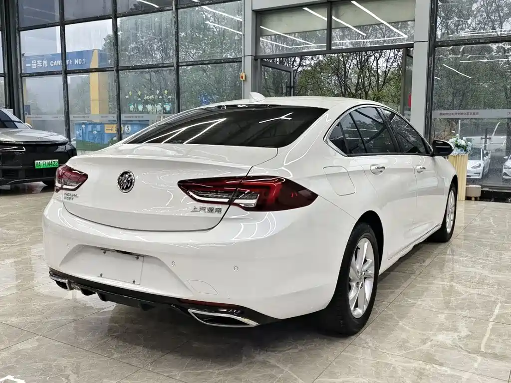 Buick Regal 2022 — фото 20