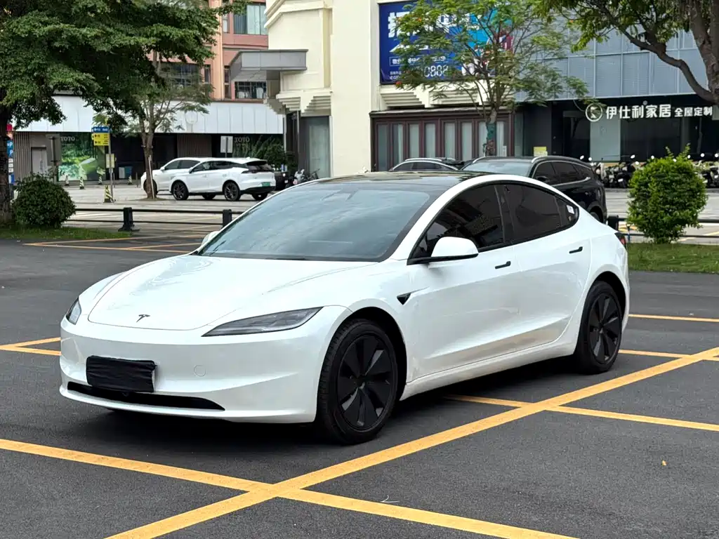 Tesla Model 3 2025 — фото 2