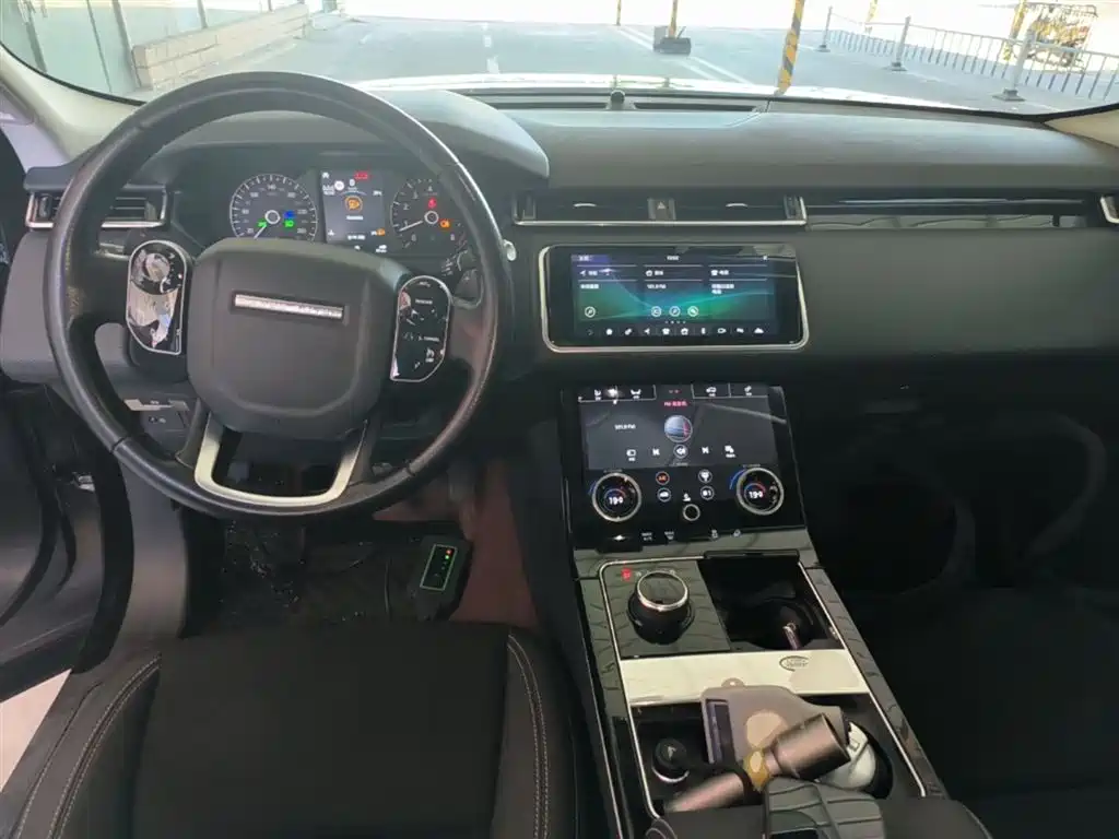 Land Rover Velar 2021 — фото 10