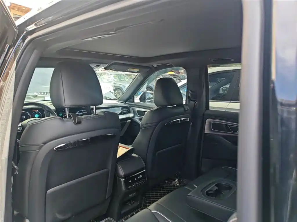GAC Motor Trumpchi GS8 2023 — фото 18