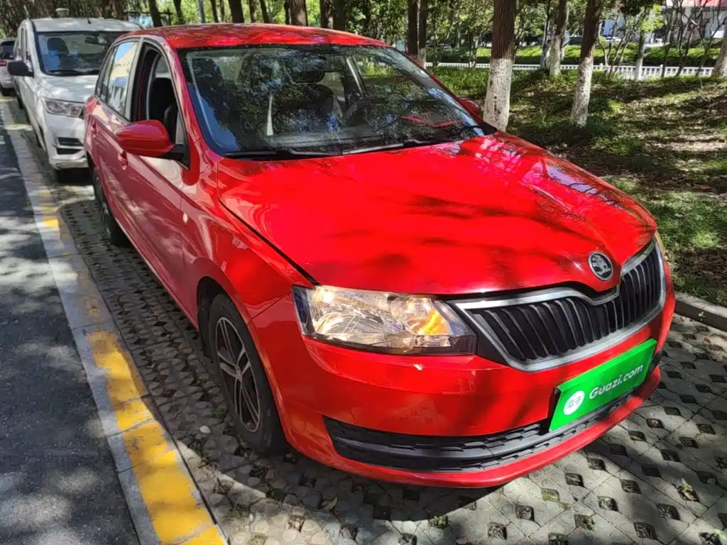 Skoda Rapid Spaceback 2017 — фото 4