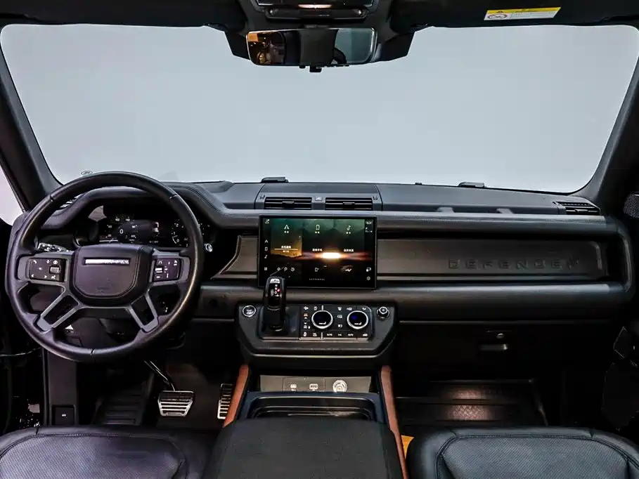 Land Rover Defender 2024 — фото 30