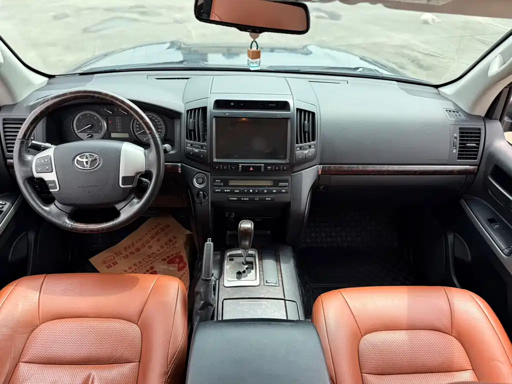 Toyota Land Cruiser 2017 — фото 6