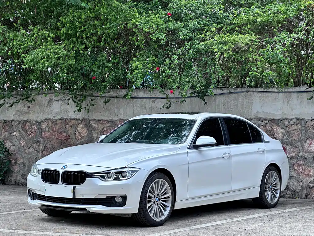 BMW 3 Series 2019 — фото 1