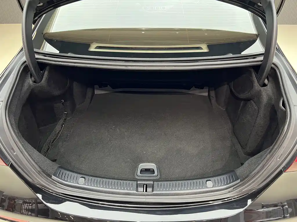 Mercedes-Benz E-Class 2023 — фото 14
