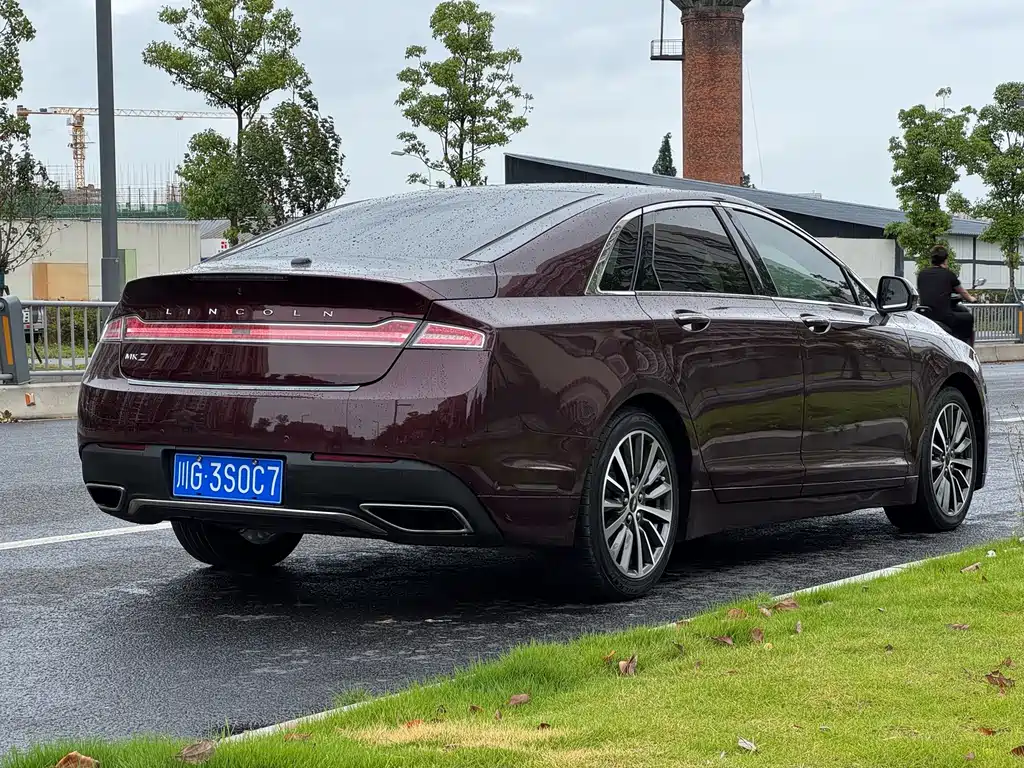 Lincoln MKZ 2017 — фото 18