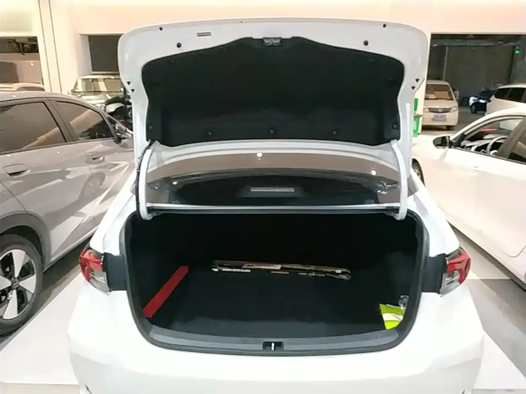 Toyota Corolla 2022 — фото 19