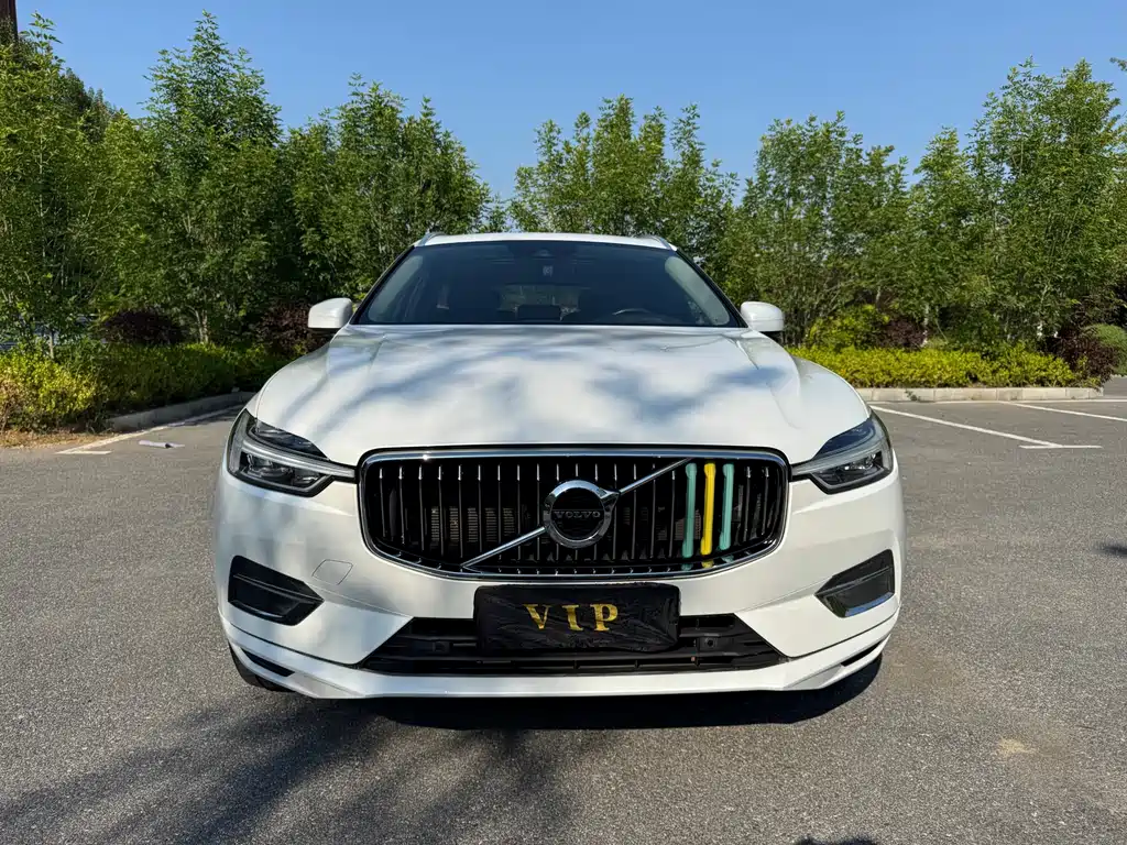 Volvo XC60 2020 — фото 1