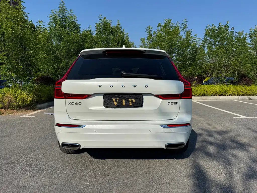 Volvo XC60 2020 — фото 20