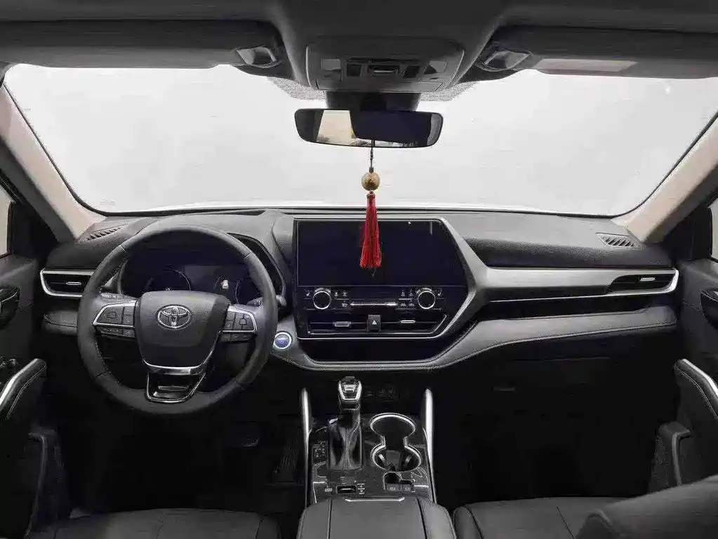 Toyota Highlander 2023 — фото 12