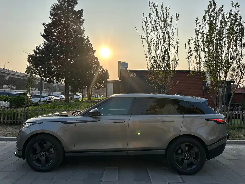 Land Rover Velar 2018 — фото 16