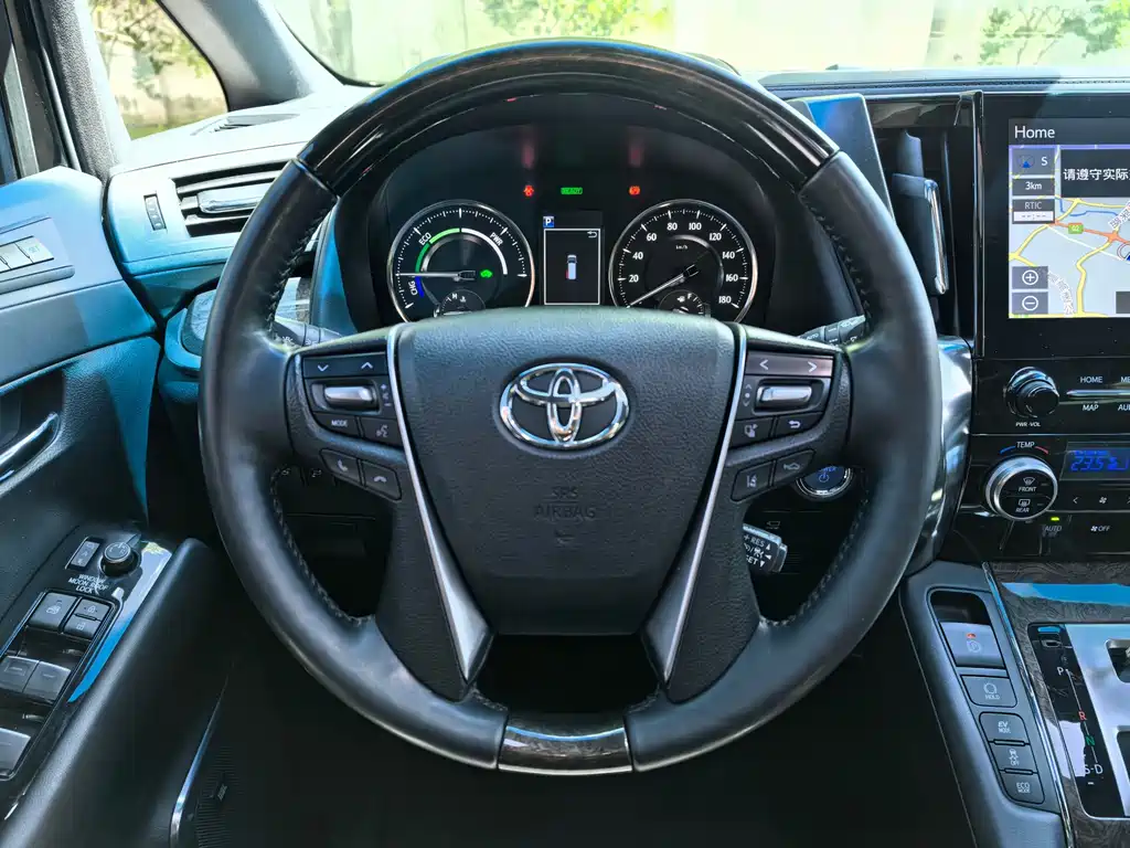 Toyota Alphard 2021 — фото 17