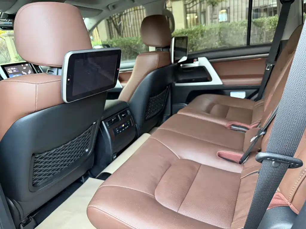 Toyota Land Cruiser 2019 — фото 10