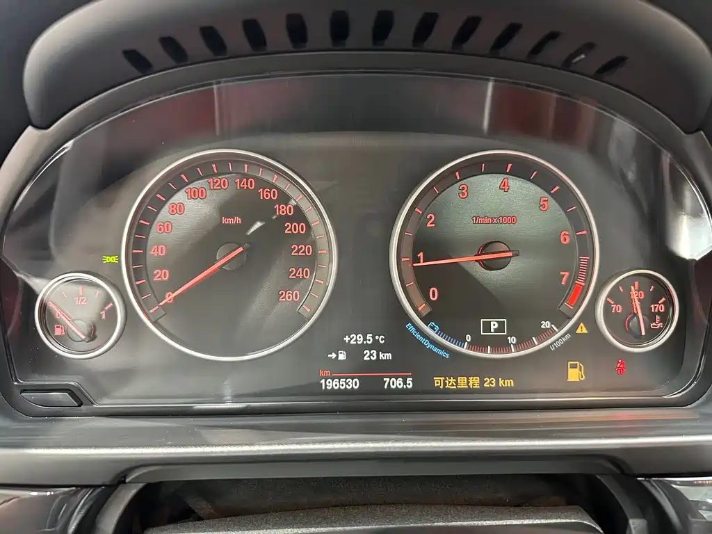 BMW 5 Series 2016 — фото 18