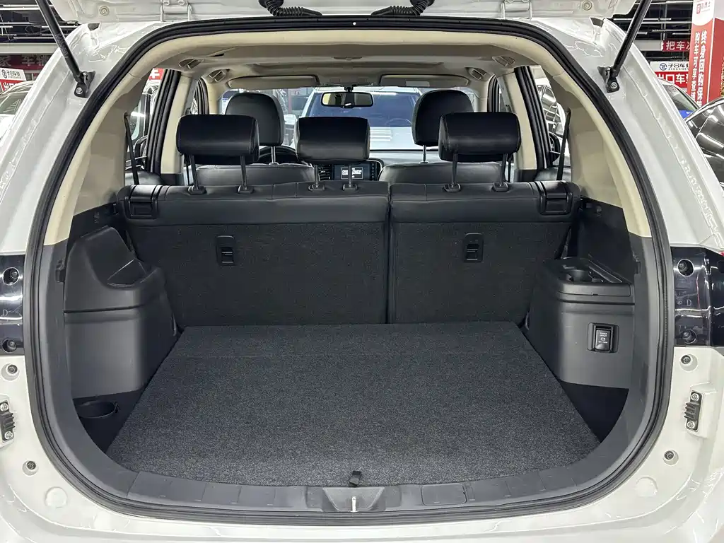Mitsubishi Outlander 2022 — фото 15