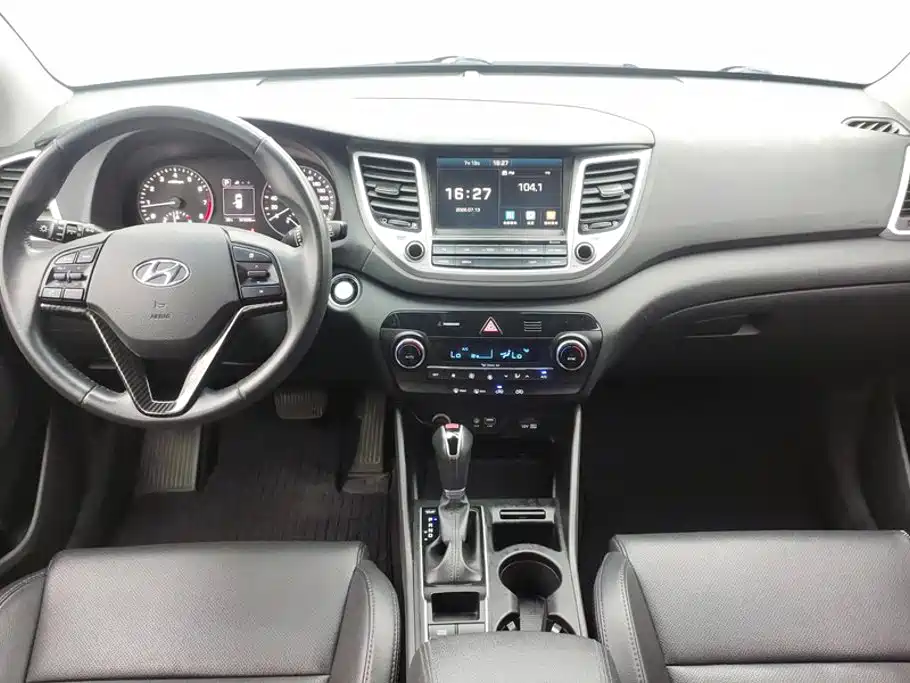Hyundai Tucson 2016 — фото 12