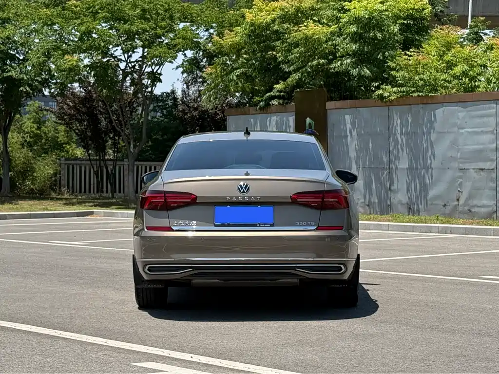 Volkswagen Passat 2021 — фото 6