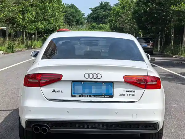 Audi A4L 2016