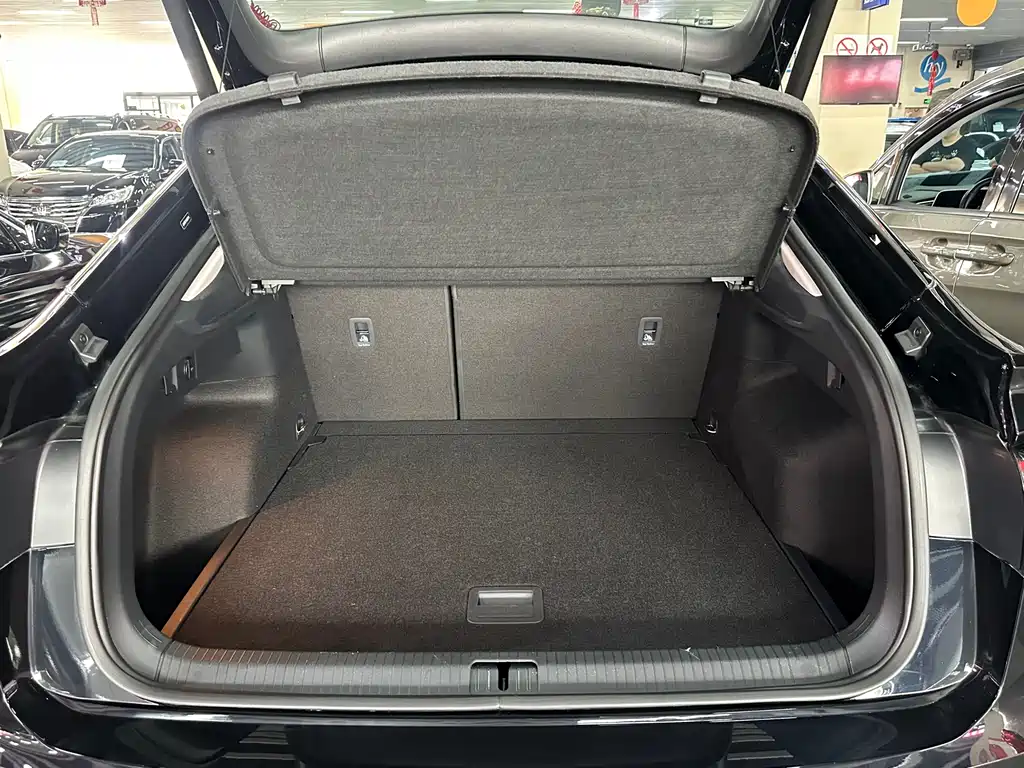 Volkswagen Tiguan X 2022 — фото 13