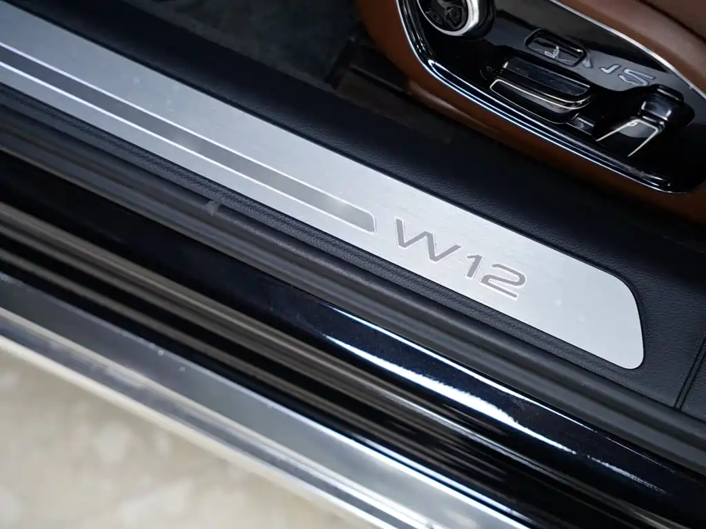 Audi A8 2013 — фото 39