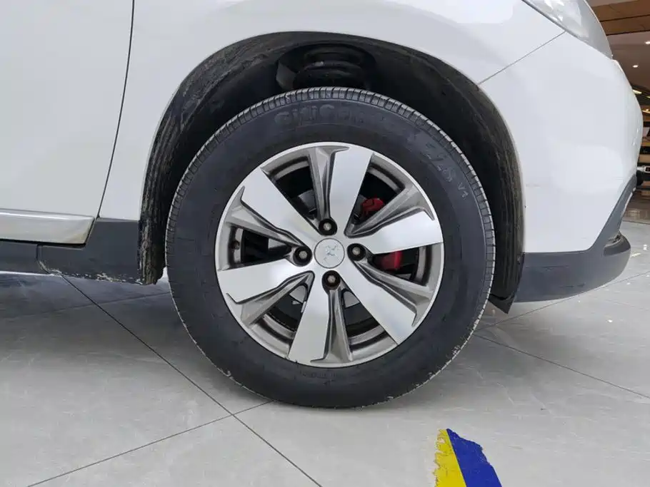 Peugeot 2008 2015
