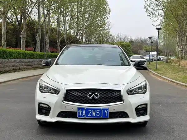 Infiniti Q50L 2015
