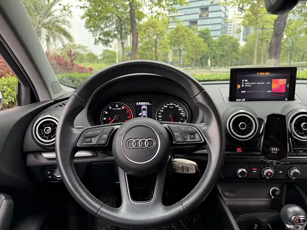 Audi A3 2019 — фото 15