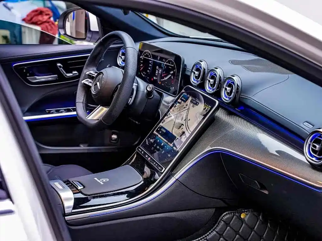 Mercedes-Benz C-Class 2025 — фото 9