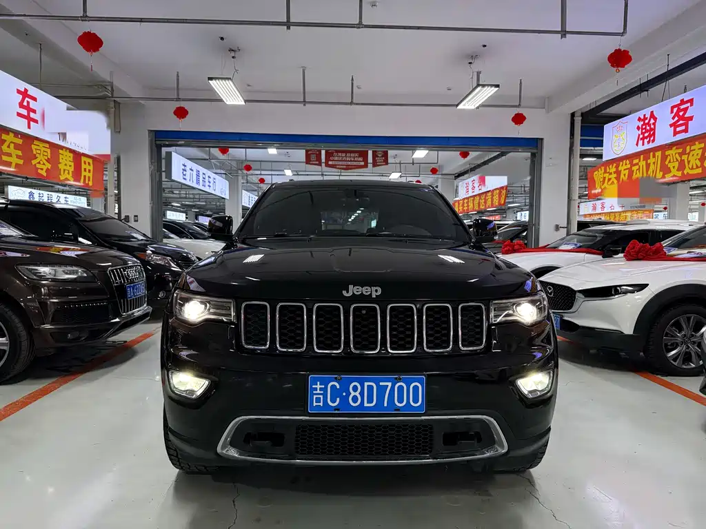 Jeep Grand Cherokee 2018 — фото 2