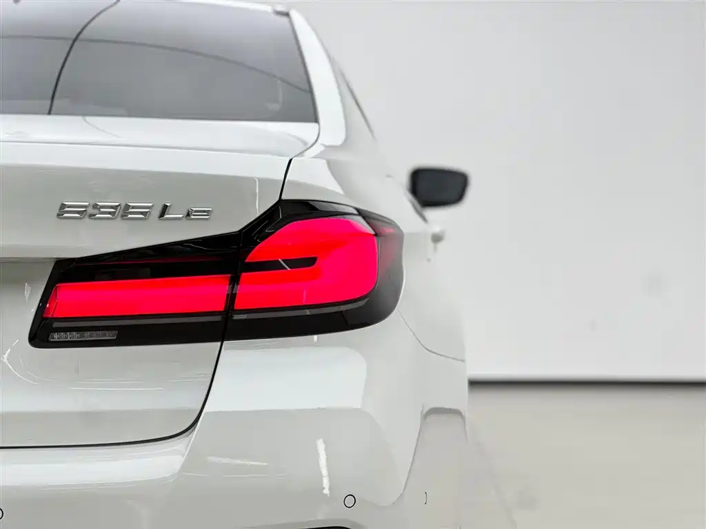 BMW 5 Series New Energy 2022 — фото 16