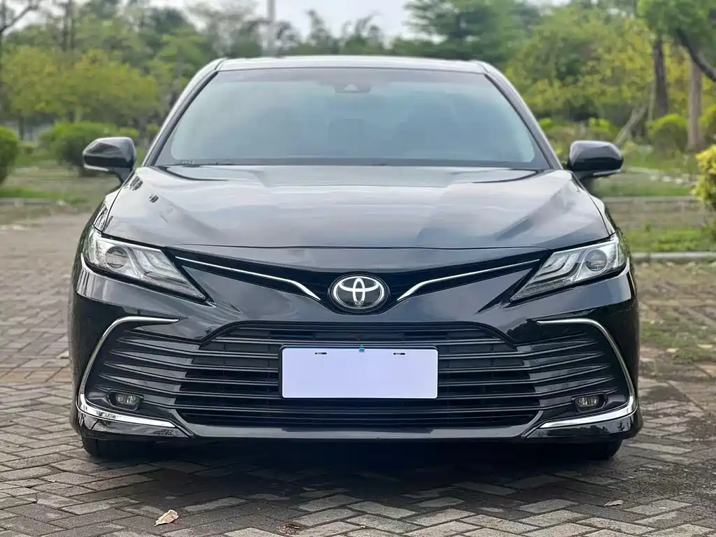 Toyota Camry 2021 — фото 2