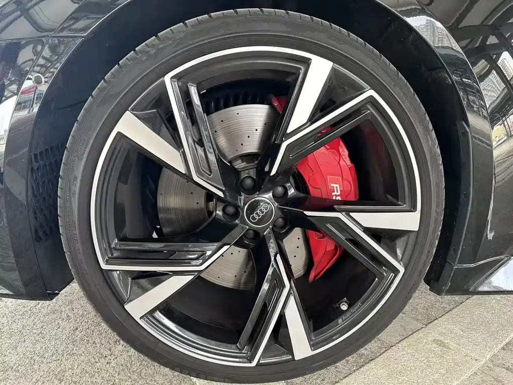 Audi RS 6 2021 — фото 4